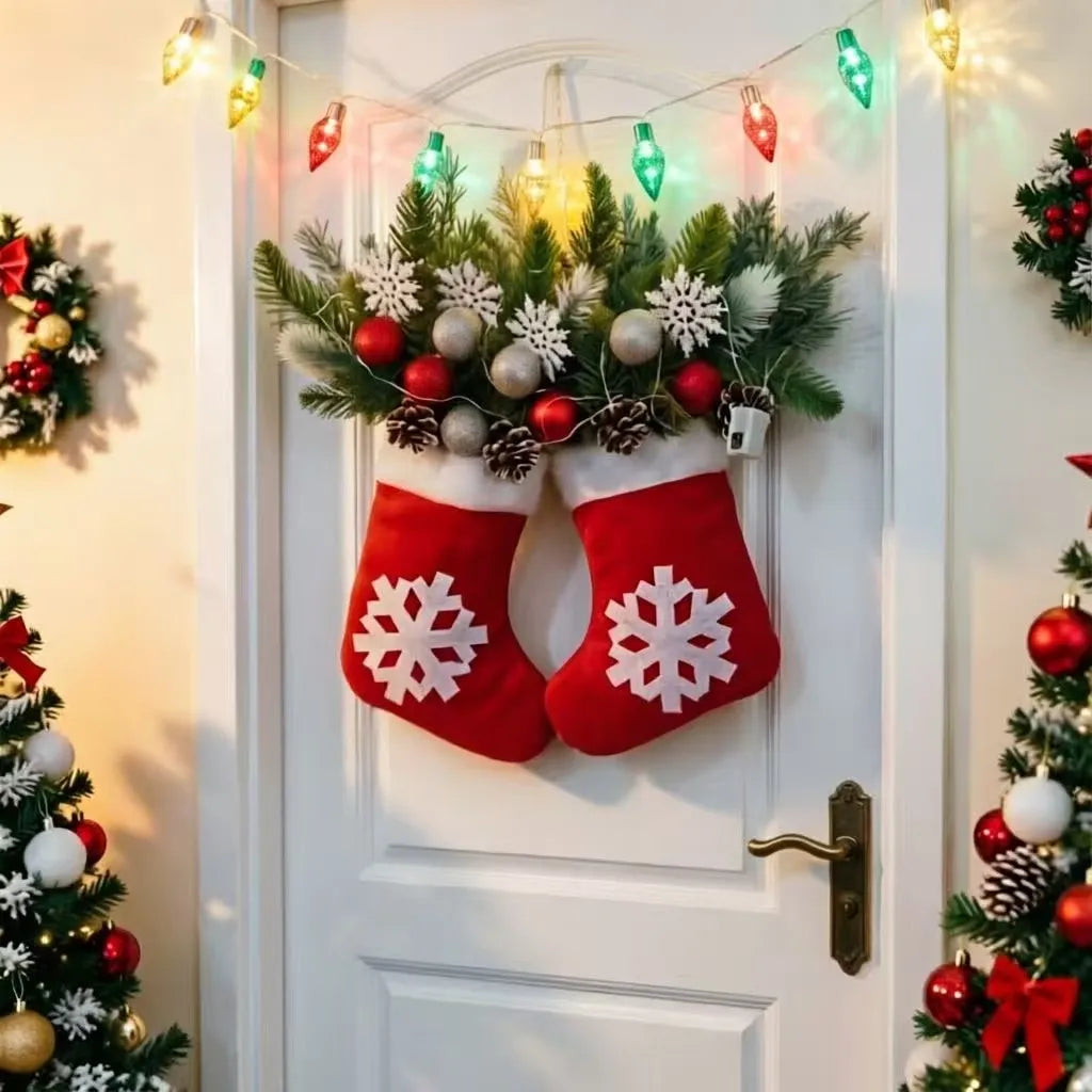 π
Flashing Christmas Glove Wreath Β· Create a warm and cosy Christmas atmosphere