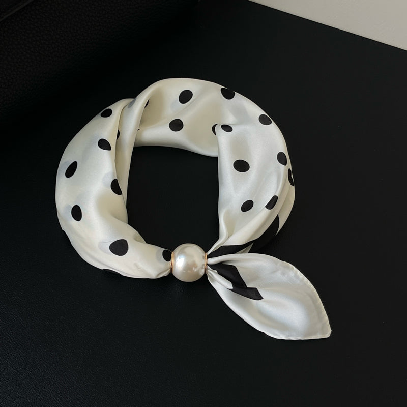 🧣 Effortless Glamour: Pop-On Pearl Necklace Scarf ✨