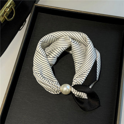🧣 Effortless Glamour: Pop-On Pearl Necklace Scarf ✨