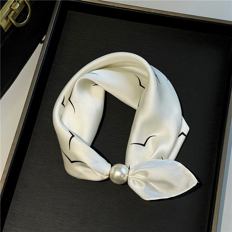 🧣 Effortless Glamour: Pop-On Pearl Necklace Scarf ✨