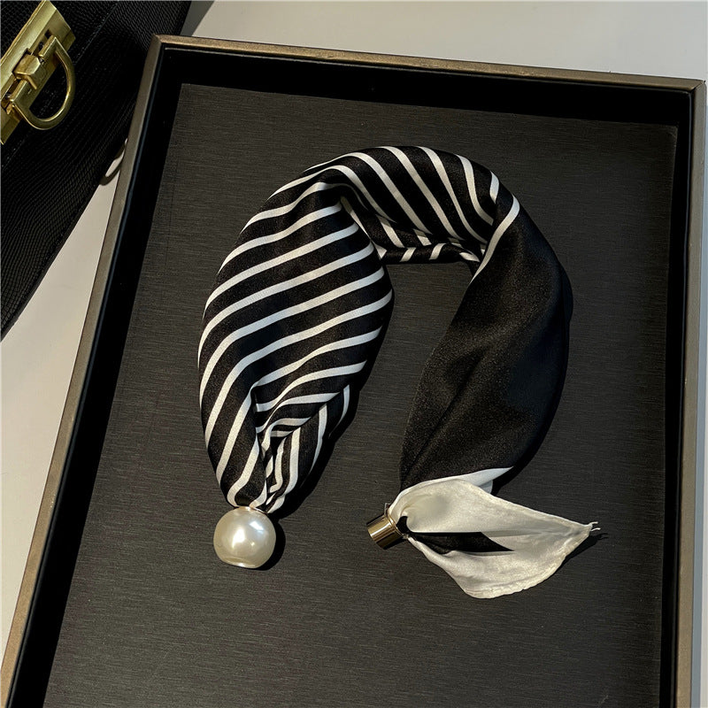 🧣 Effortless Glamour: Pop-On Pearl Necklace Scarf ✨