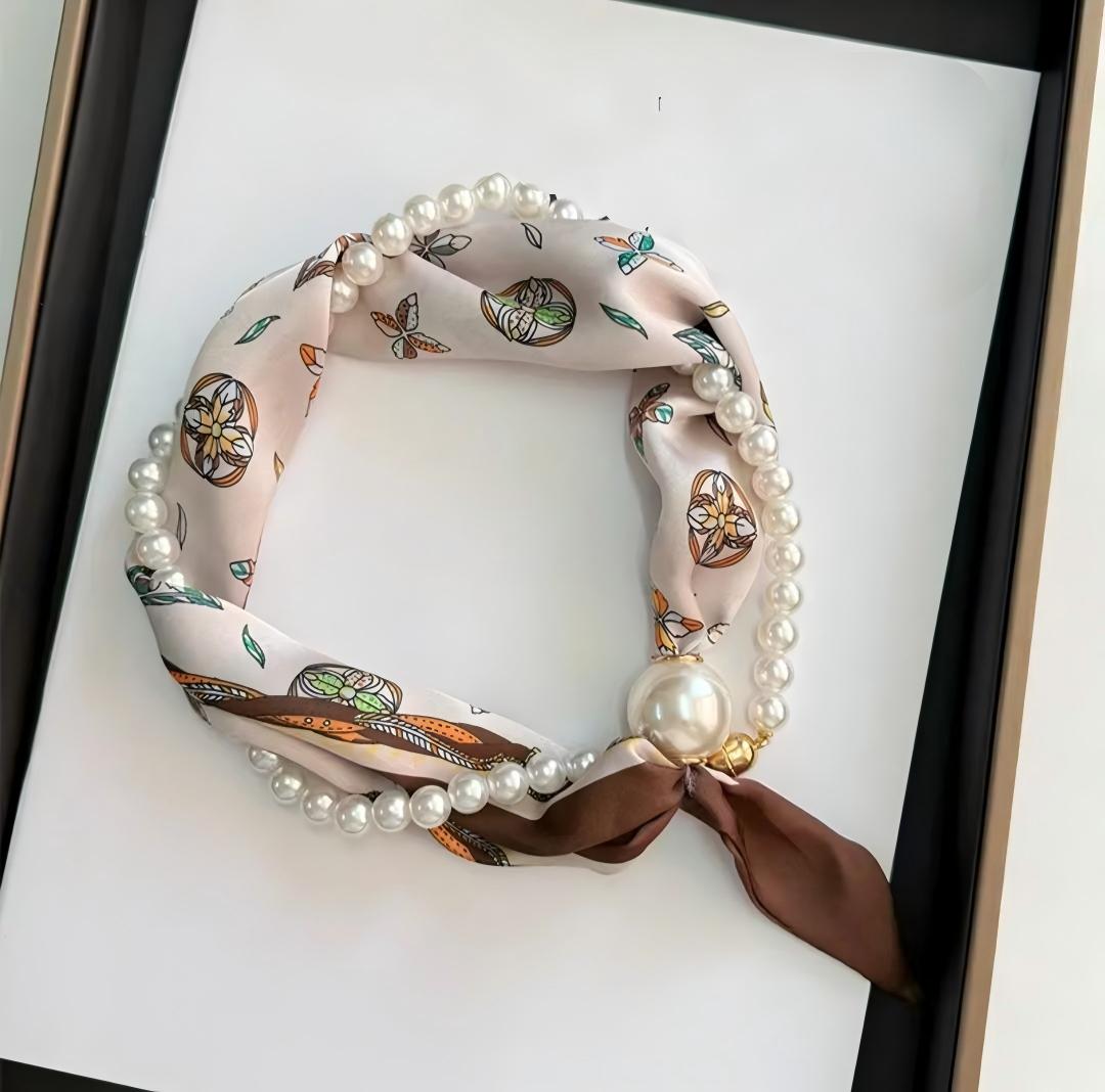 🧣 Effortless Glamour: Pop-On Pearl Necklace Scarf ✨