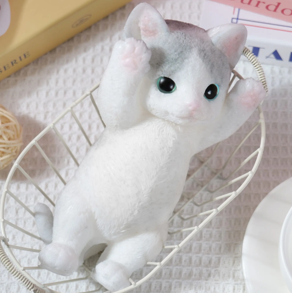 🎨🐾Soft and Cuddly Cat – Stress-Relief Squeezable Toy